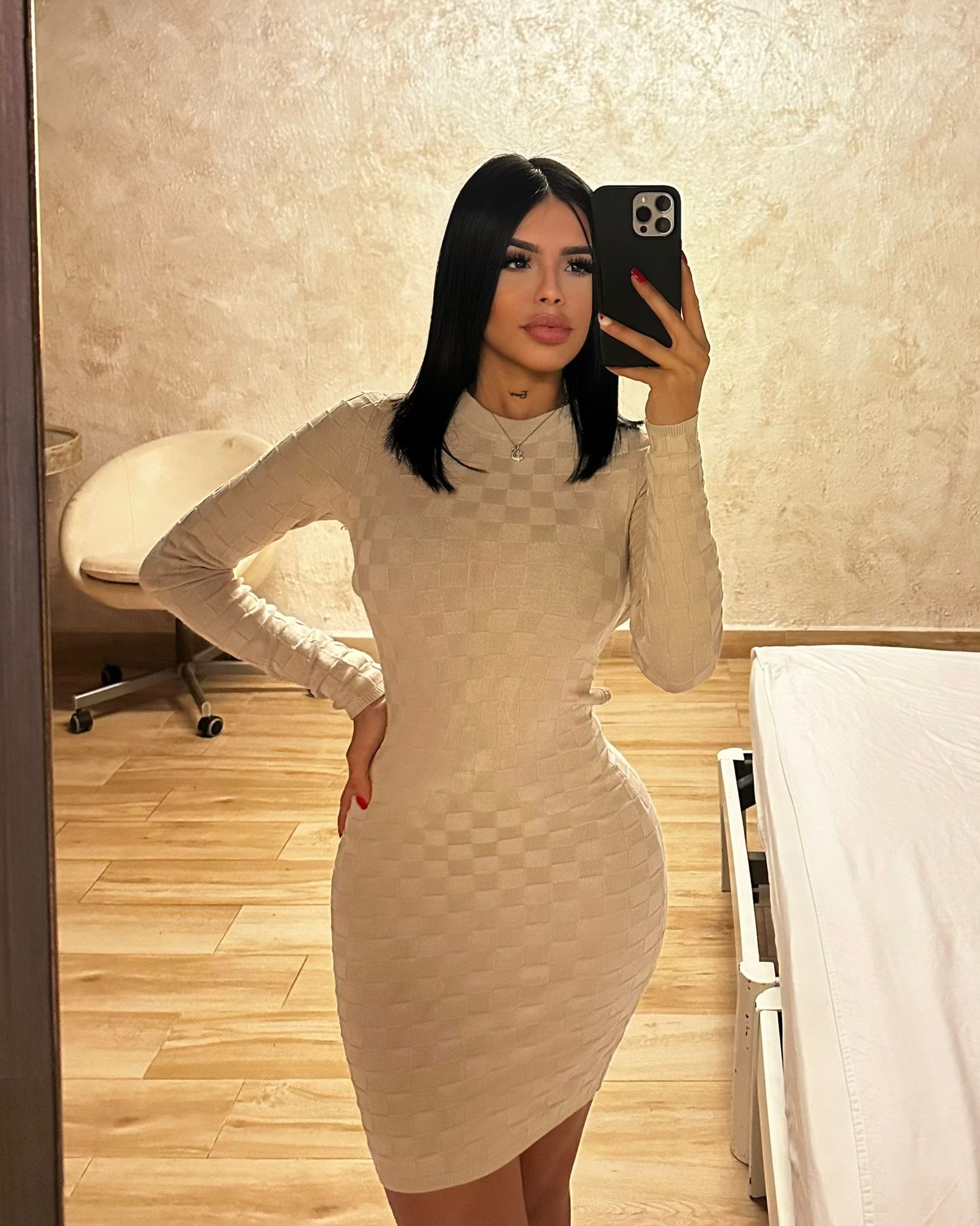 Escort - ZOE - Ibiza Tops
